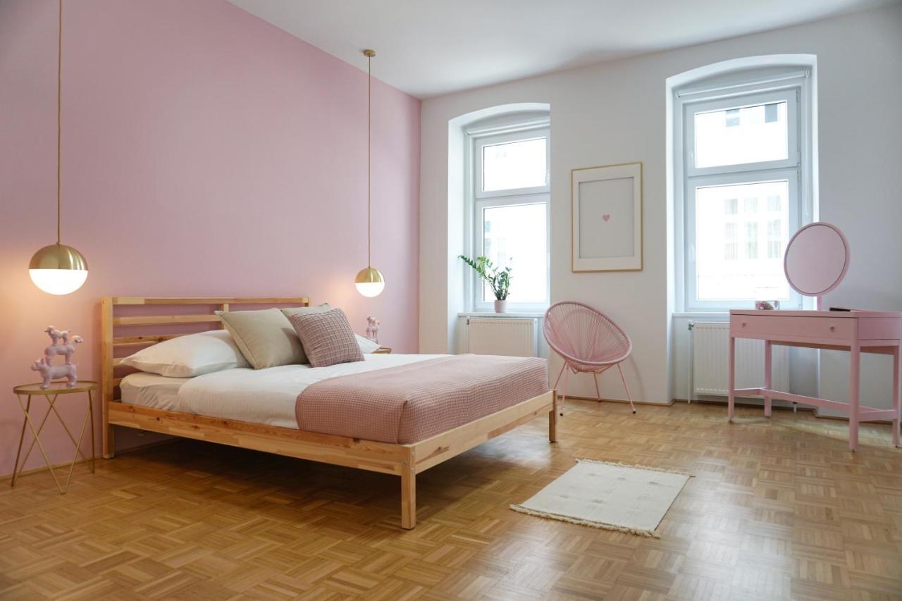 Vibrant Design Apartments - Full Kitchen - Wi-Fi - 18 Mins To City Centre Bécs Kültér fotó
