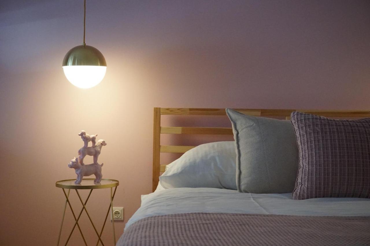 Vibrant Design Apartments - Full Kitchen - Wi-Fi - 18 Mins To City Centre Bécs Kültér fotó