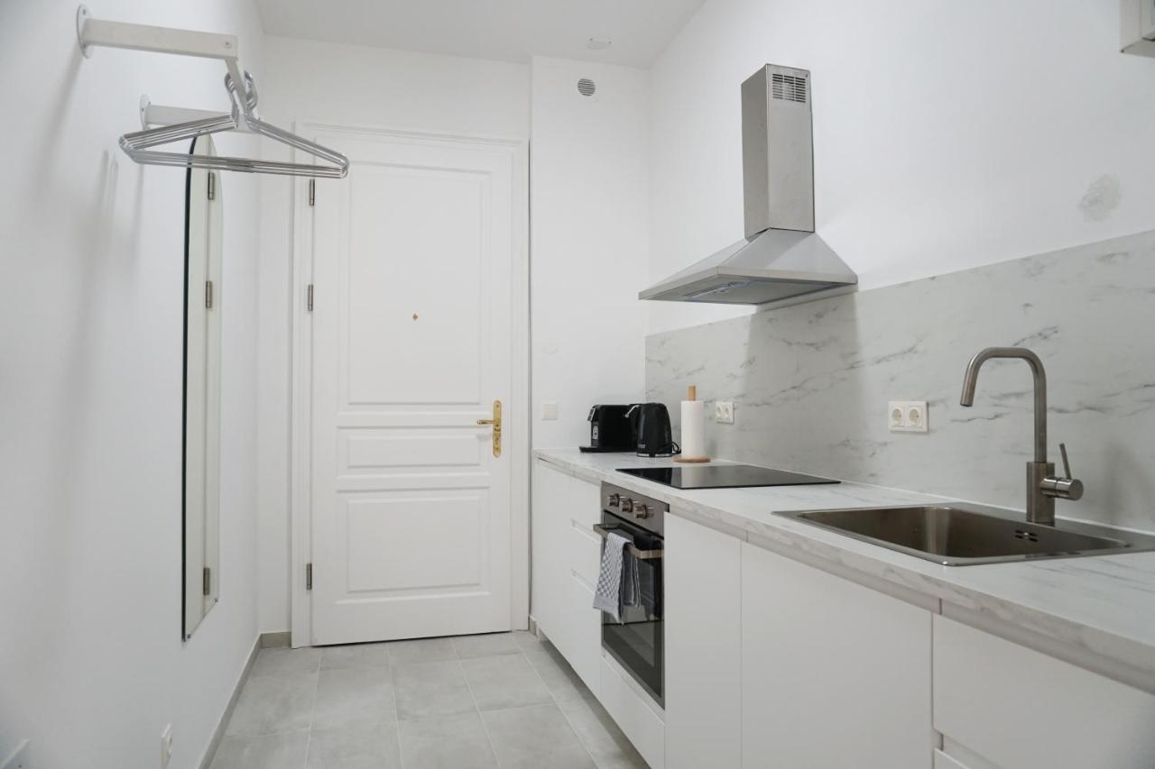 Vibrant Design Apartments - Full Kitchen - Wi-Fi - 18 Mins To City Centre Bécs Kültér fotó