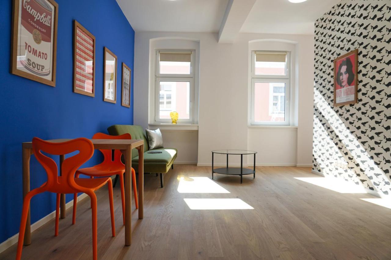 Vibrant Design Apartments - Full Kitchen - Wi-Fi - 18 Mins To City Centre Bécs Kültér fotó