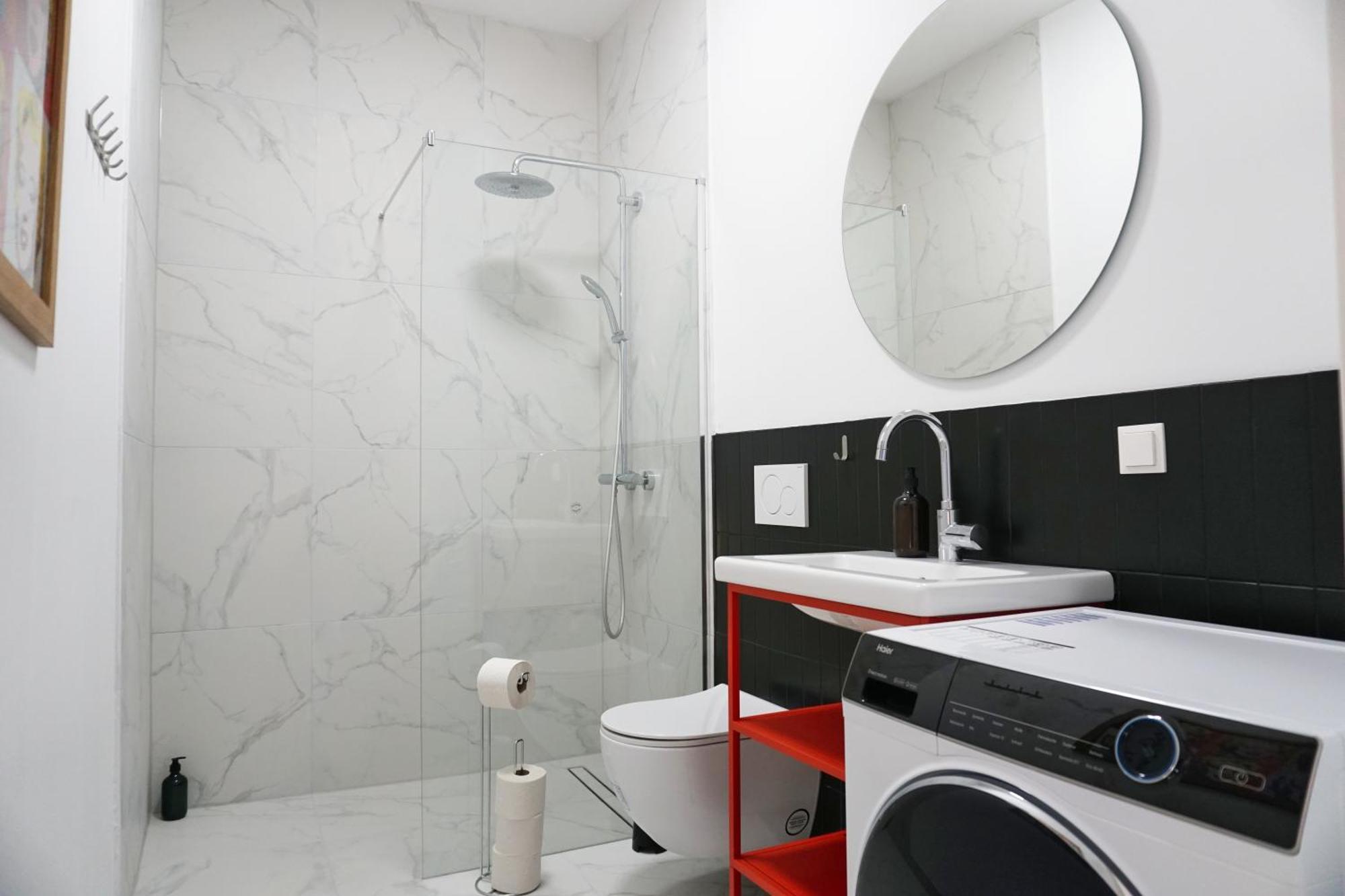 Vibrant Design Apartments - Full Kitchen - Wi-Fi - 18 Mins To City Centre Bécs Kültér fotó